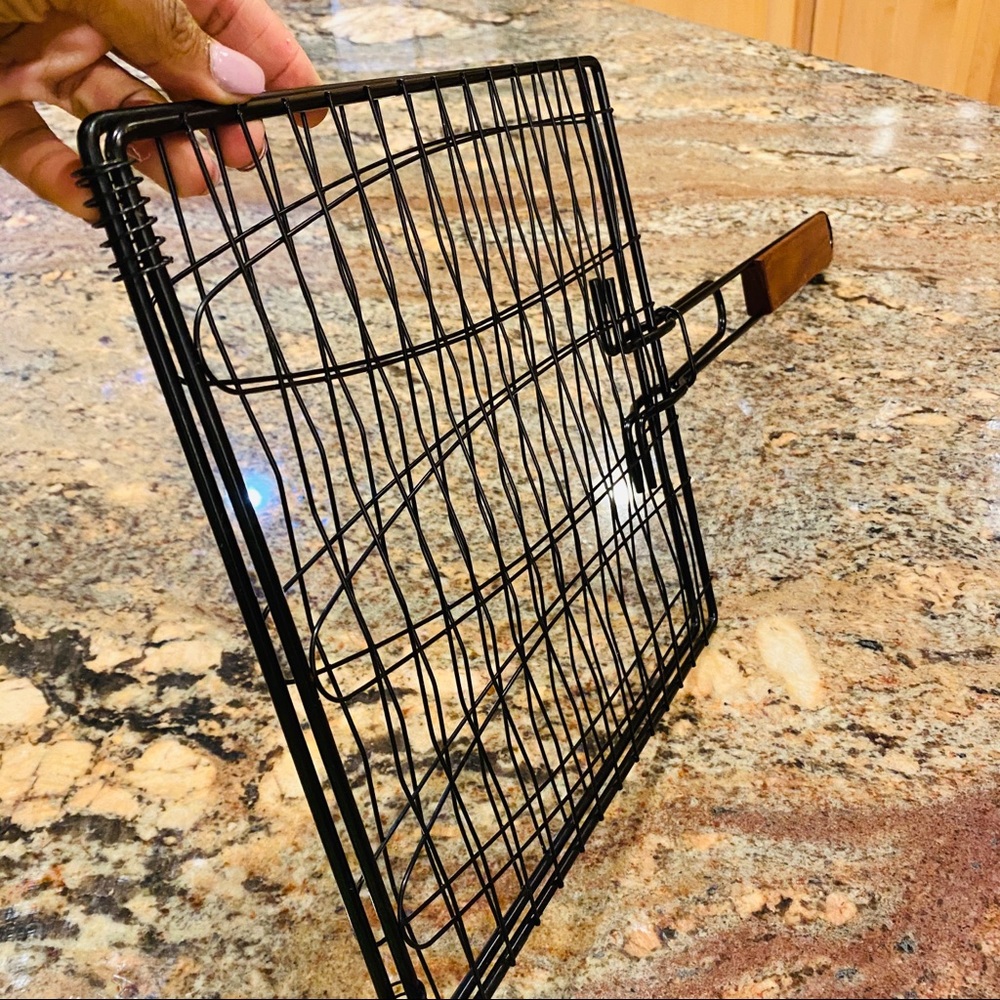 Charcoal Companion Non-Stick Fish Grilling Basket - Picture 6 of 7